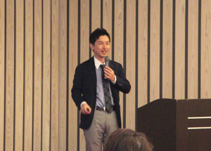 講演する池山さん(資生堂提供)