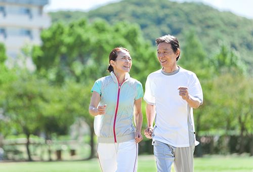 ラージボール卓球で元気になる ～年配層に人気上昇中のスポーツ「ラージボール卓球」って何？～